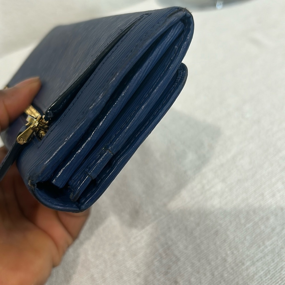 Authentic PRADA MILANO blue long wallet with COA - Picture 6 of 17